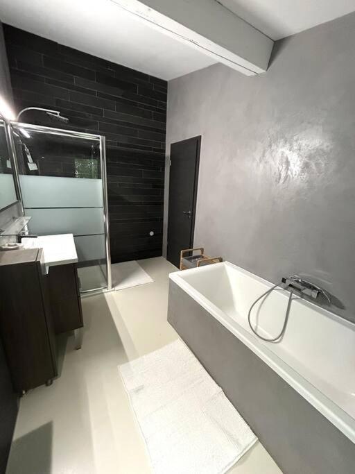 Superbe Maison Avec Jacuzzi Ventabren Eksteriør billede