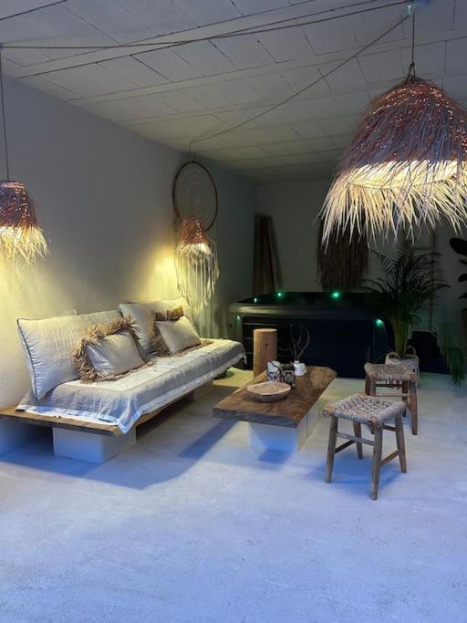 Superbe Maison Avec Jacuzzi Ventabren Eksteriør billede